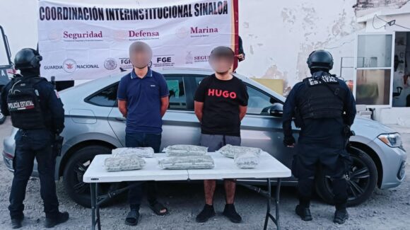 Detienen a dos civiles y les aseguran droga y vehículo en Mazatlán, Sinaloa