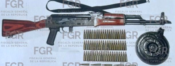 detenidos drogas y armas aseguradas