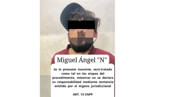 En flagrancia detienen a hombre por robo con violencia en plaza de Tierra y Libertad de Mazatlán, Sinaloa