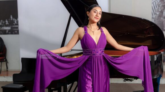 Diana Itzel: cuando la voz se atreve a cruzar el escenario desde Mazatlán, Sinaloa, debuta en la Ópera San Miguel