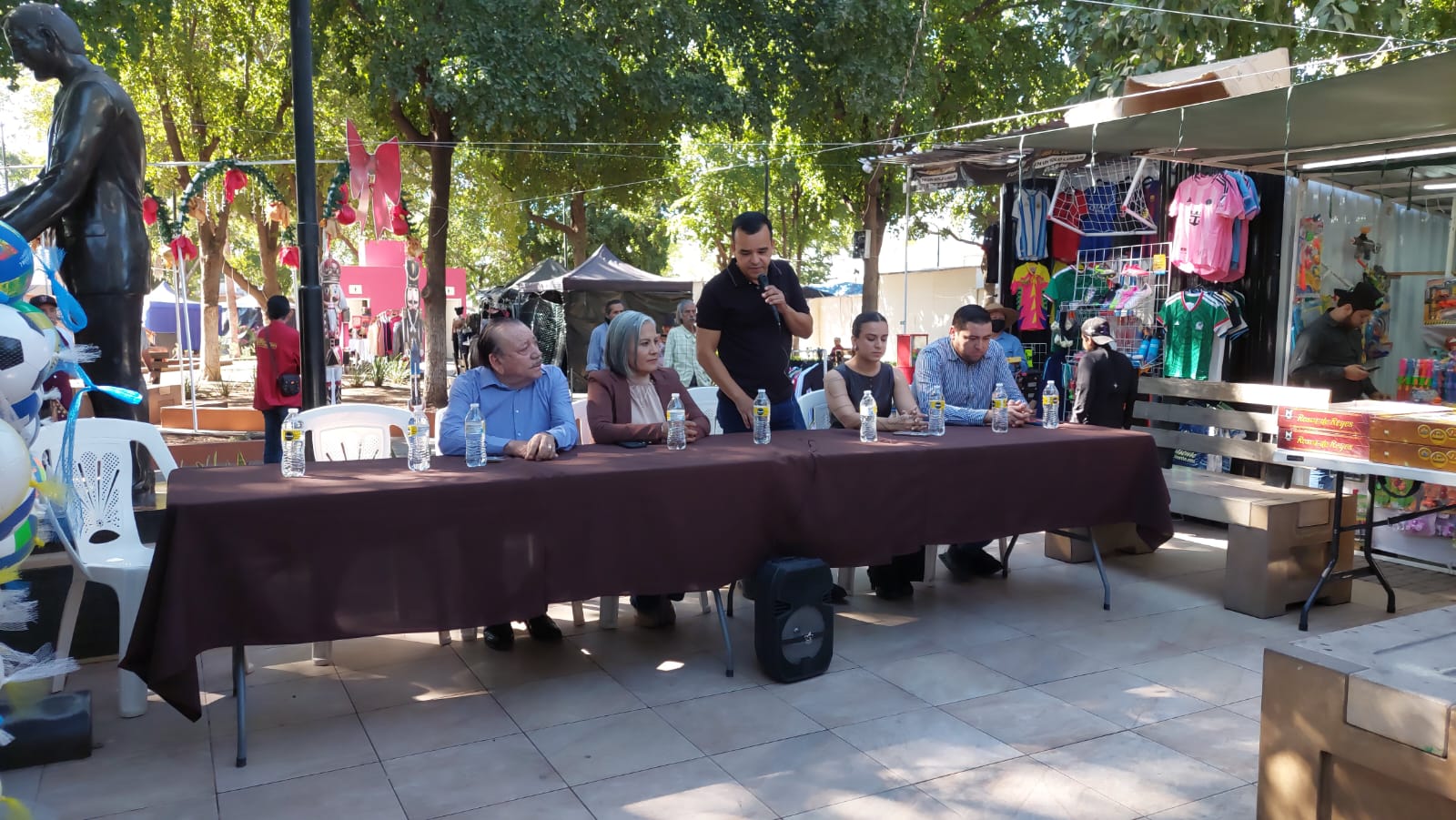 Verbeneros donan 700 pelotas al DIF