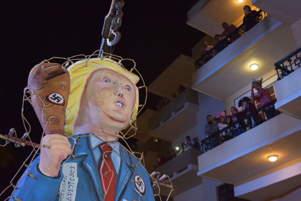 donald trump quema del mal humor carnval de mazatlan
