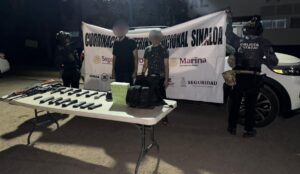 Dos detenidos con armas en privada de Culiacán