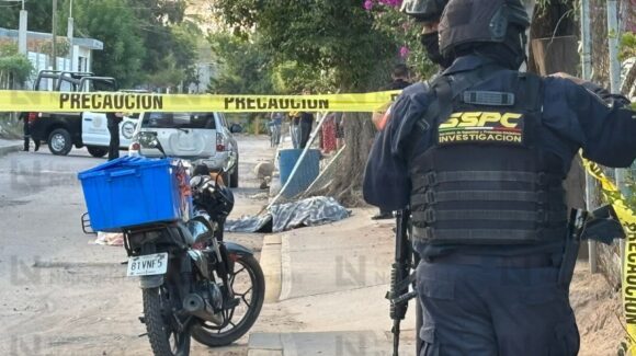 Frente a un domicilio asesinan a balazos a dos hombres en Bellavista, Culiacán