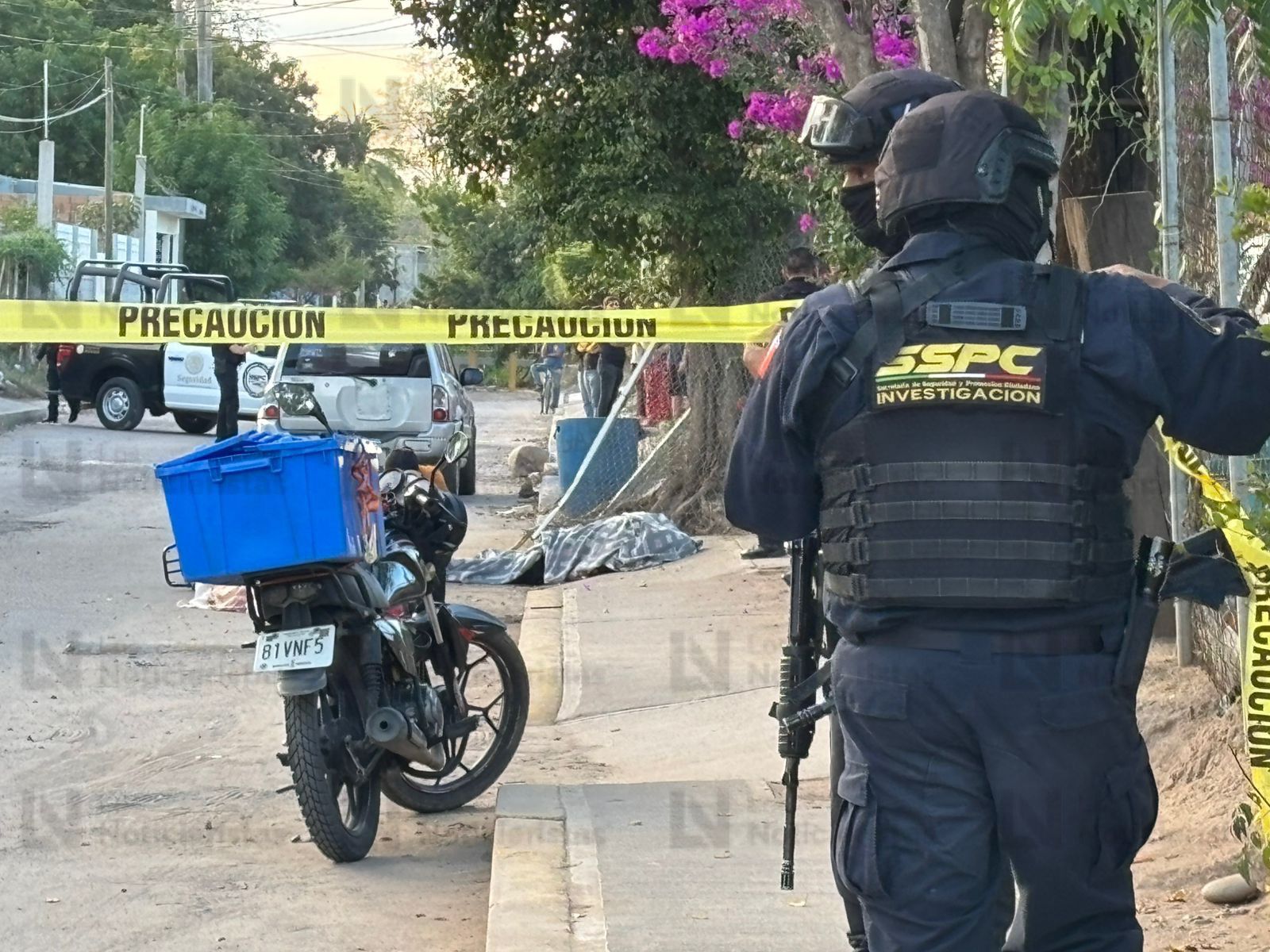 Asesinan a balazos a dos hombres en la comisaría de Bellavista en Culiacán