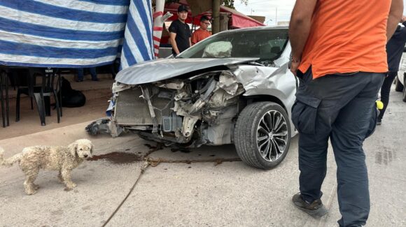 Dos mujeres resultan lesionadas tras accidente múltiple en el fraccionamiento Nuevo Horizonte de Los Mochis, Sinaloa