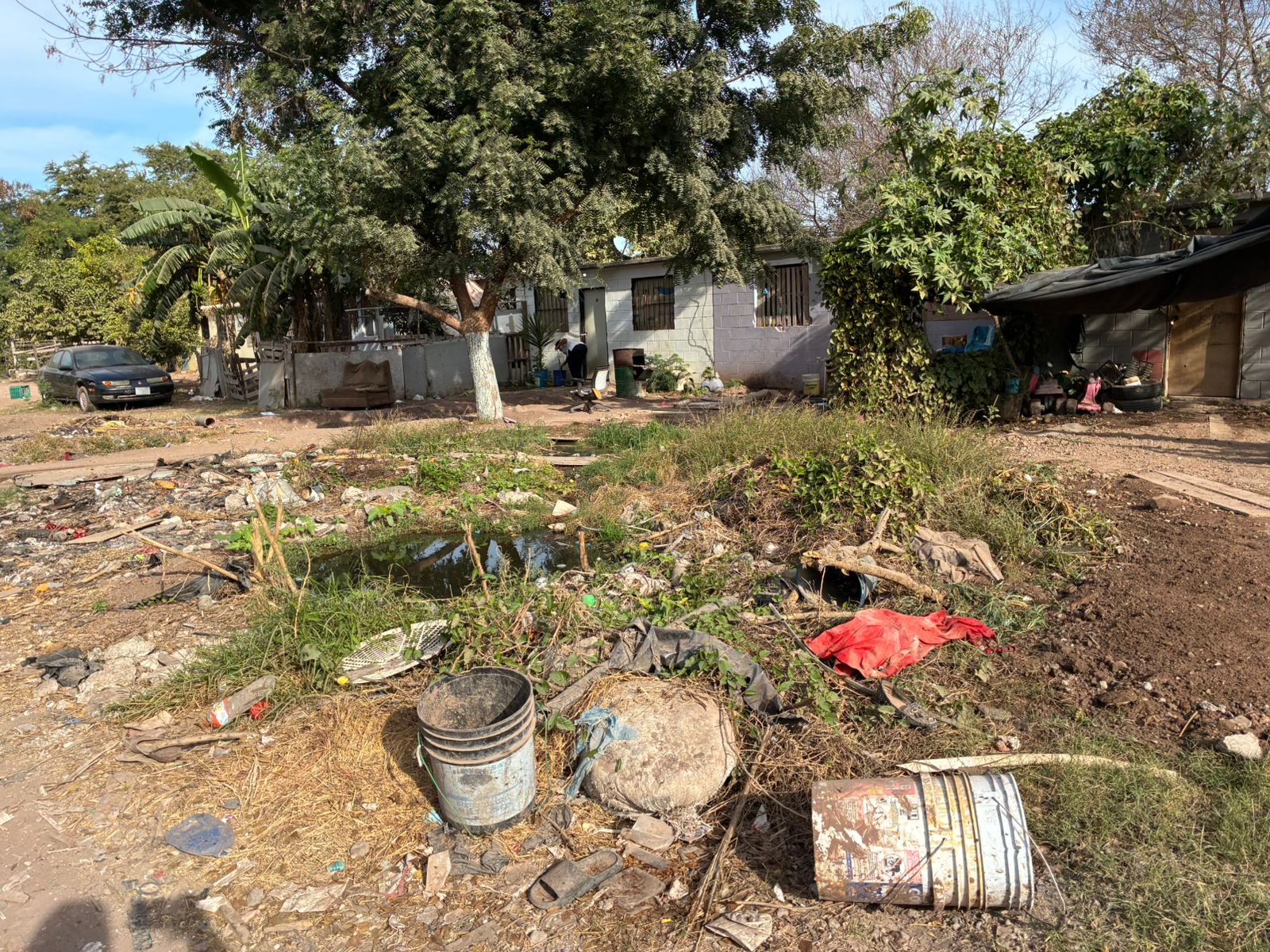 Drenaje colapsado en el fraccionamiento Virreyes, en Los Mochis
