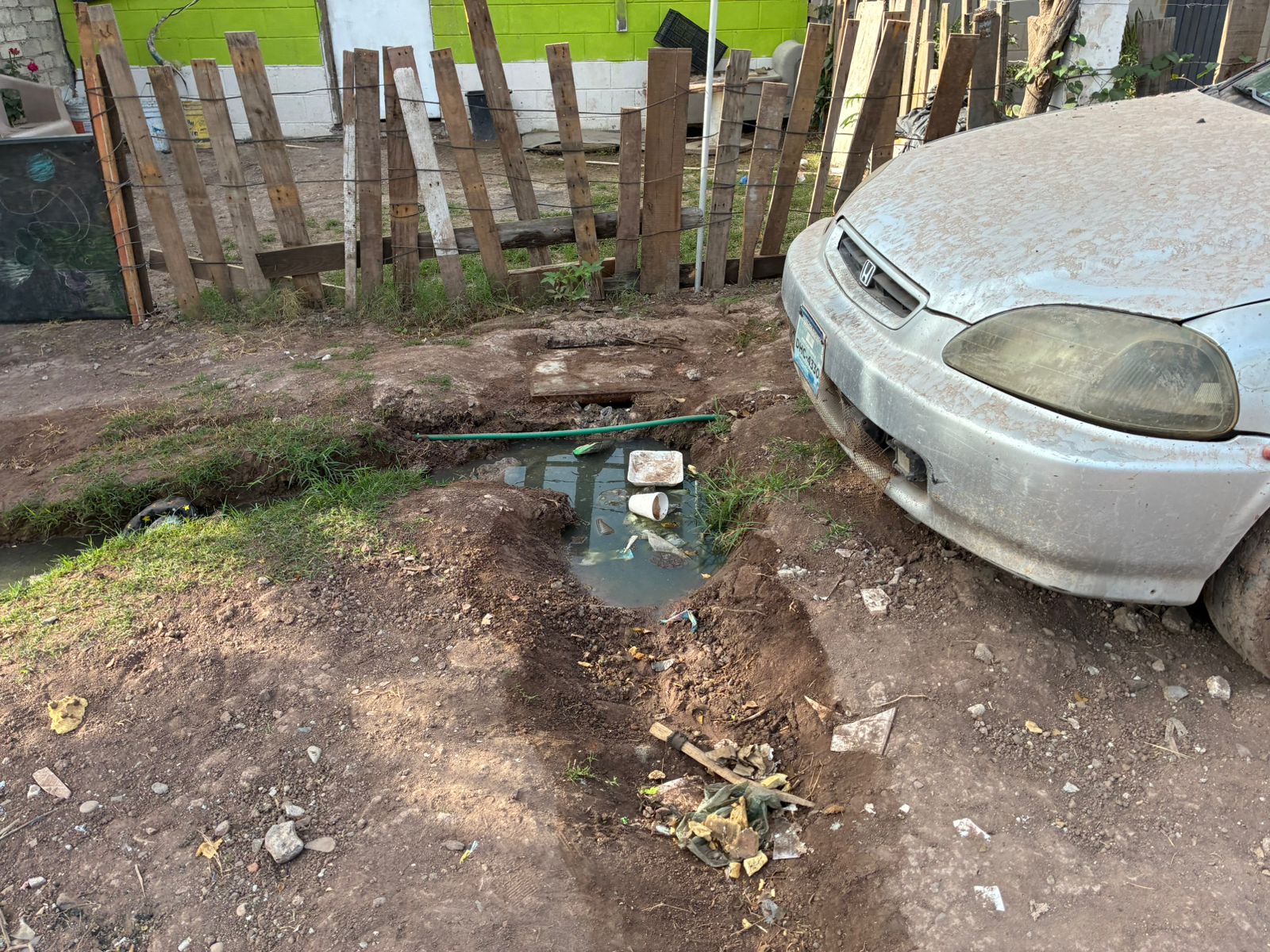 Drenaje colapsado en el fraccionamiento Virreyes, en Los Mochis
