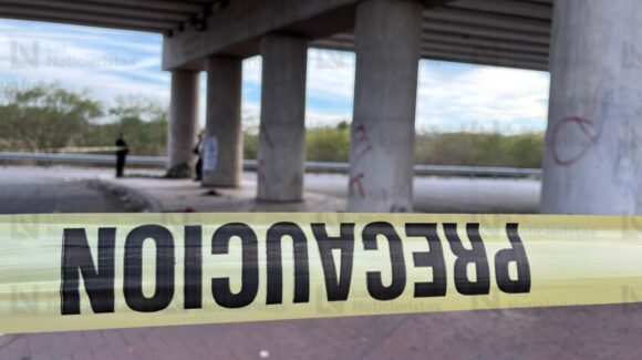 Con mensaje en cartulina localizan ejecutado a hombre bajo un puente de La Costerita, al sur de Culiacán
