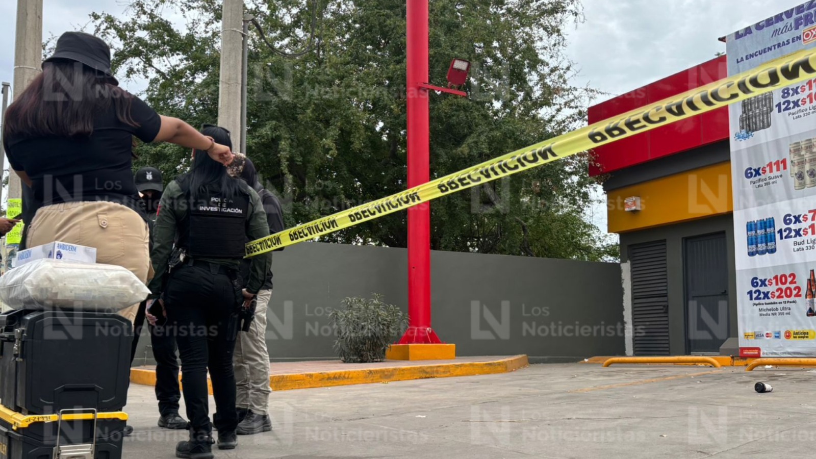 Afuera de un Oxxo ejecutan a un hombre en Bacurimí
