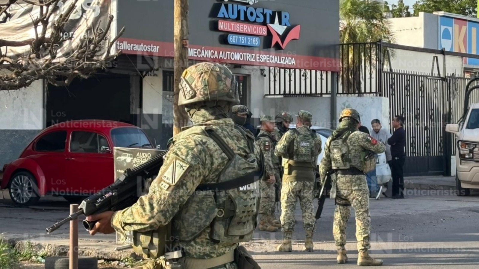 Ejecutan a un hombre en un taller de polarizados en Culiacán
