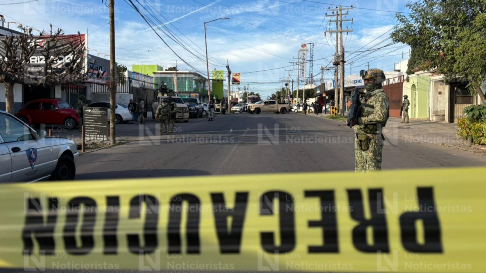 Ejecutan a un hombre en un taller de polarizados en Culiacán