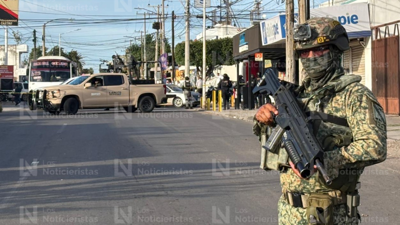 Ejecutan a un hombre en un taller de polarizados en Culiacán