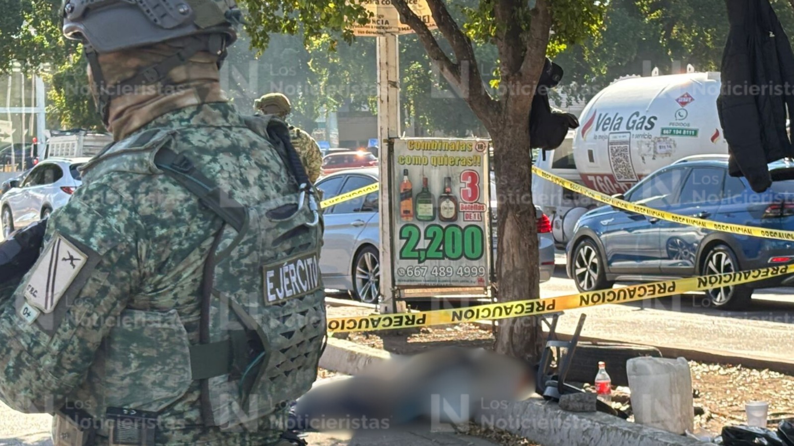 Ejecutan a balazos a limpiavidrios en Tres Ríos en Culiacán