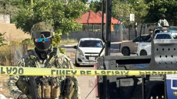 ¡Estaba reportado como desaparecido! Ejecutan a un joven a bordo de un auto en el sector Los Ángeles de Culiacán