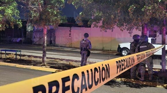 Asesinan a balazos a un hombre después de bajarlo de un vehículo en la colonia La Puerta, al norte de Culiacán, Sinaloa