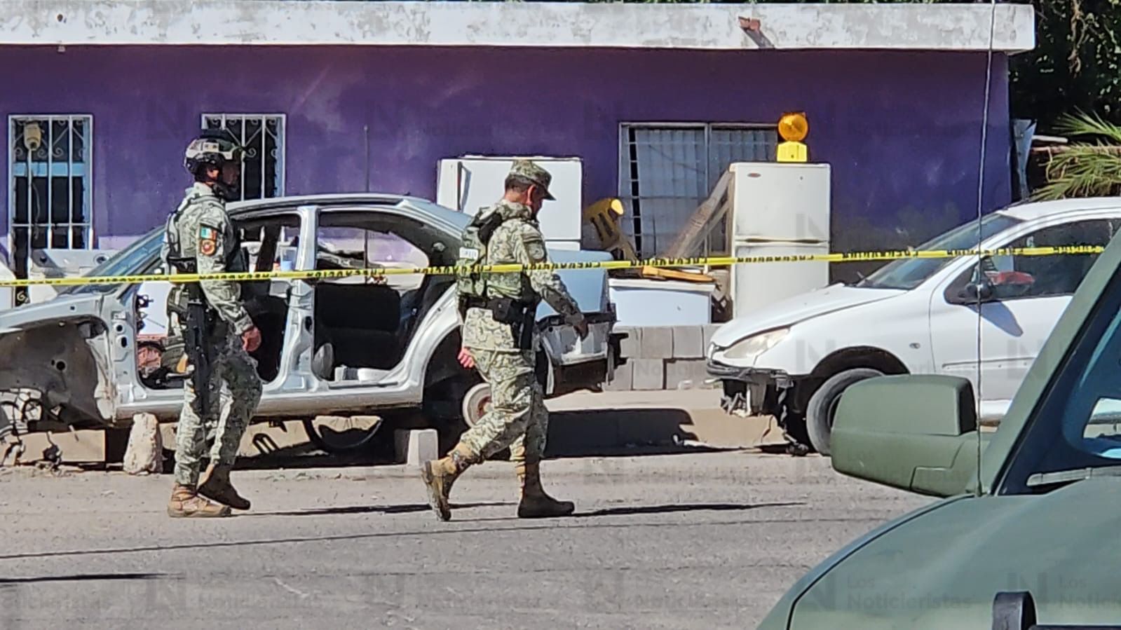 Personal militar resguardan zona donde asesinaron a balazos a una persona