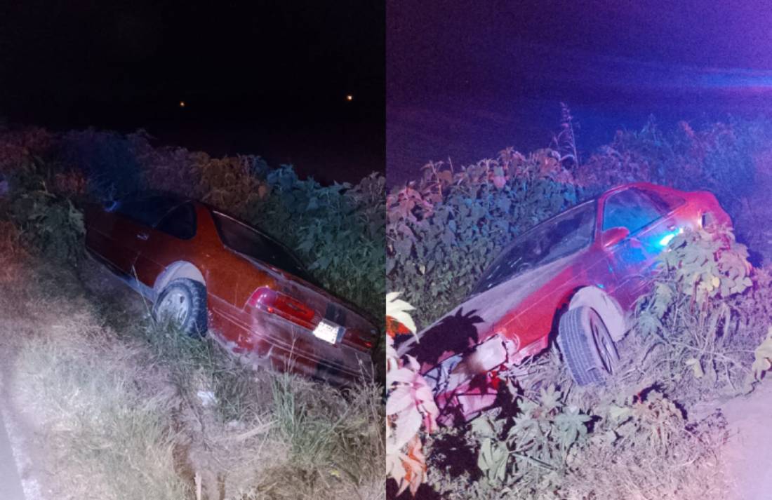 el auto quedo a la orilla de la carretera