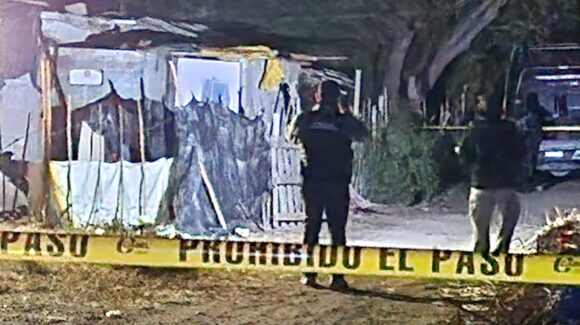 Ejecutan en el patio de su casa a un hombre de 26 años en el ejido Buenos Aires en Navolato, Sinaloa