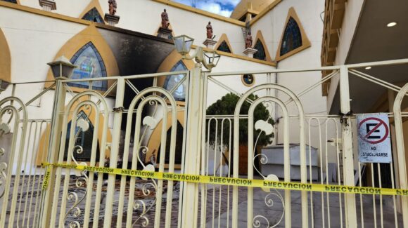 Era un joven de entre 20 y 25 años el calcinado en incendio de nacimiento en iglesia de Guasave, Sinaloa