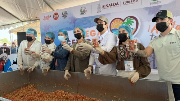 Mega ceviche de 700 kilos dejó derrama de 2.5 mdp; se reunieron más de 10 mil personas en ‘Altata Late Fuerte’
