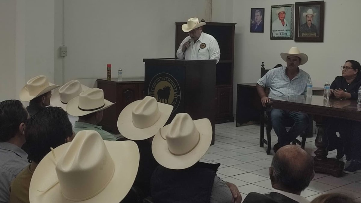 eligen a jose antonio lizarraga por otro periodo de la asociacion ganadera de mazatlan