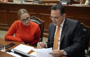 Elizabeth Montoya Ojeda y Sergio Torres Felix, diputados de MC