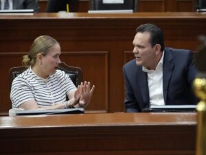 Elizabeth Montoya Ojeda y Sergio Torres Felix, diputados de MC