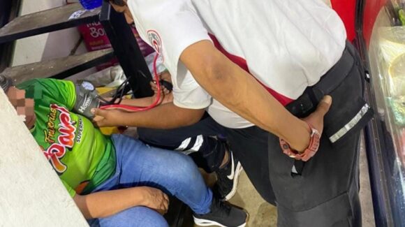 Sujeto asalta frutería en Mazatlán, Sinaloa; empleada resulta lesionada