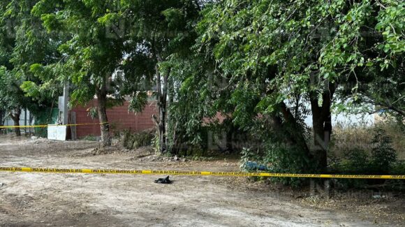 Encintado de pies y manos localizan asesinado a un hombre en Villas del Río, Culiacán