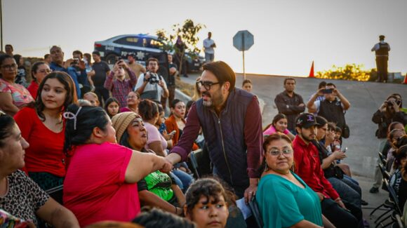 Gámez Mendívil inaugura dos calles en la colonia Francisco Alarcón Fragoso, ya van 155 en Culiacán, Sinaloa