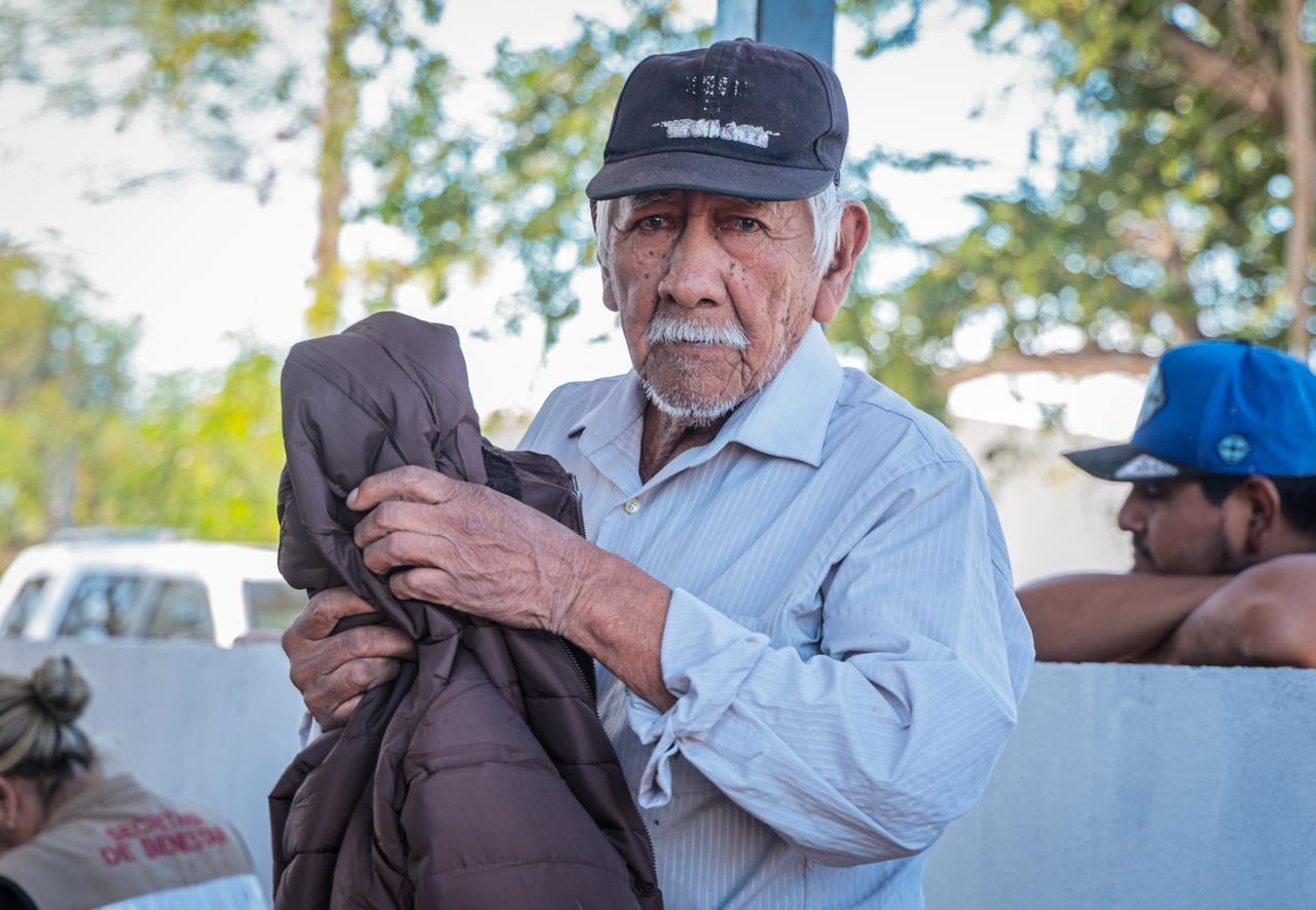 entrega gobierno de sinaloa chamarras y cobijas calientitas a familias serranas de ahome