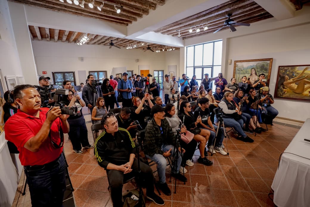 Entrega de los premios Clemente Isaura y Mazatlán de Literatura 2026