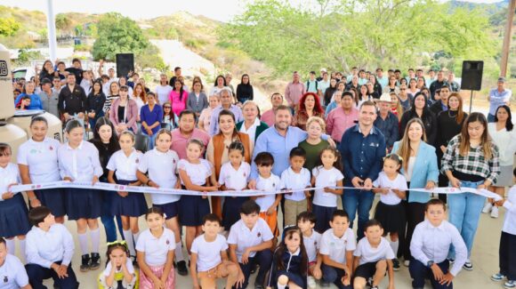 “Este 2026 le va seguir yendo bien a la sierra de Badiraguato con nosotros”: José Paz López entrega tinacos y harimasa