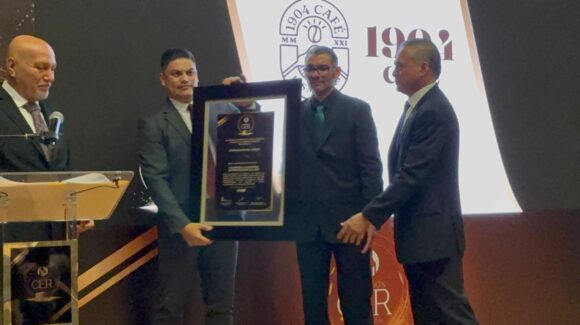 Coca Cola Compañía Embotelladora de El Fuerte recibe el galardón CER 2025 como Empresa de Proveeduría del Año en Los Mochis