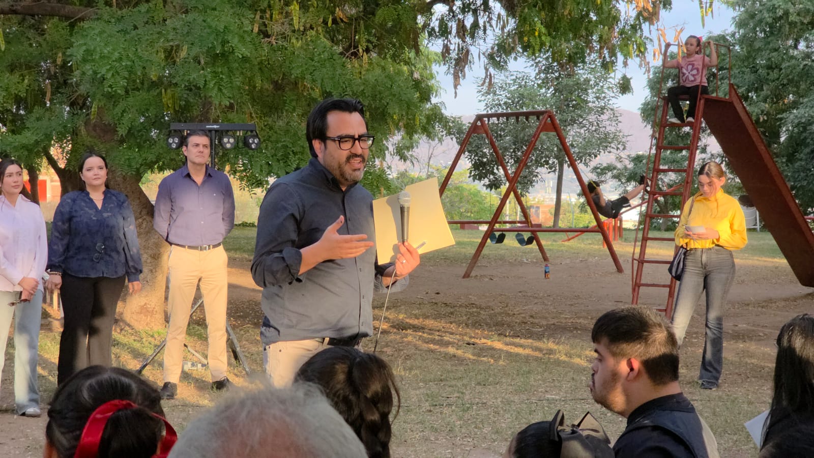 Entregan becas a atletas paralímpicos y convencionales en Culiacán
