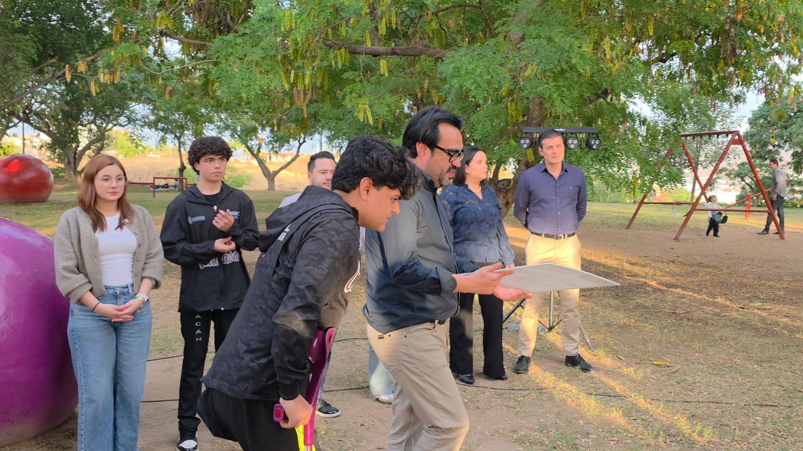 Entregan becas a atletas paralímpicos y convencionales en Culiacán