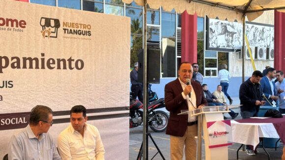 ¡A estrenar equipo! Secretaría de Economía en Sinaloa entrega mobiliario a 80 comerciantes de tianguis en los Mochis