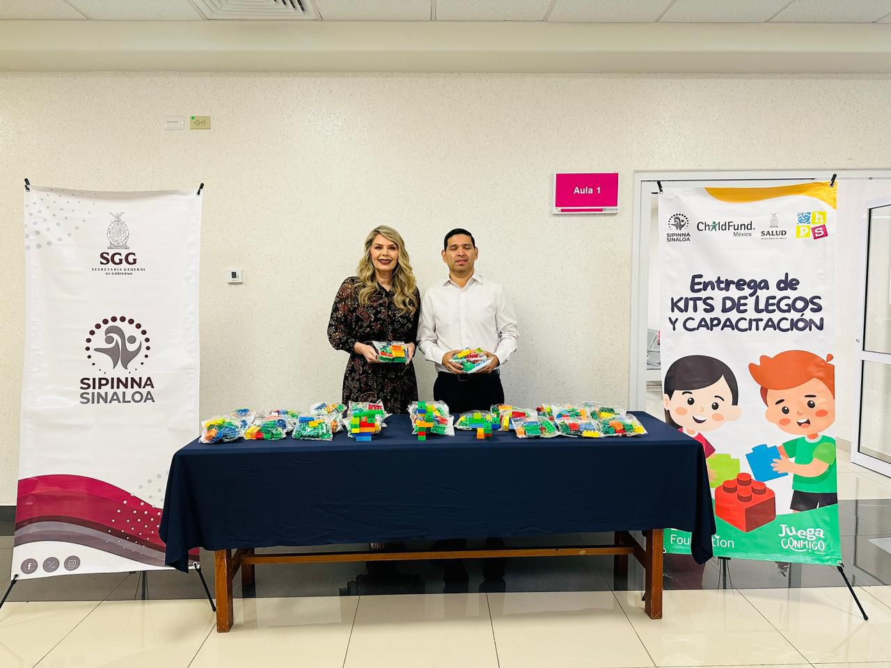 Entregan legos en el Hospital Pediátrico de Sinaloa