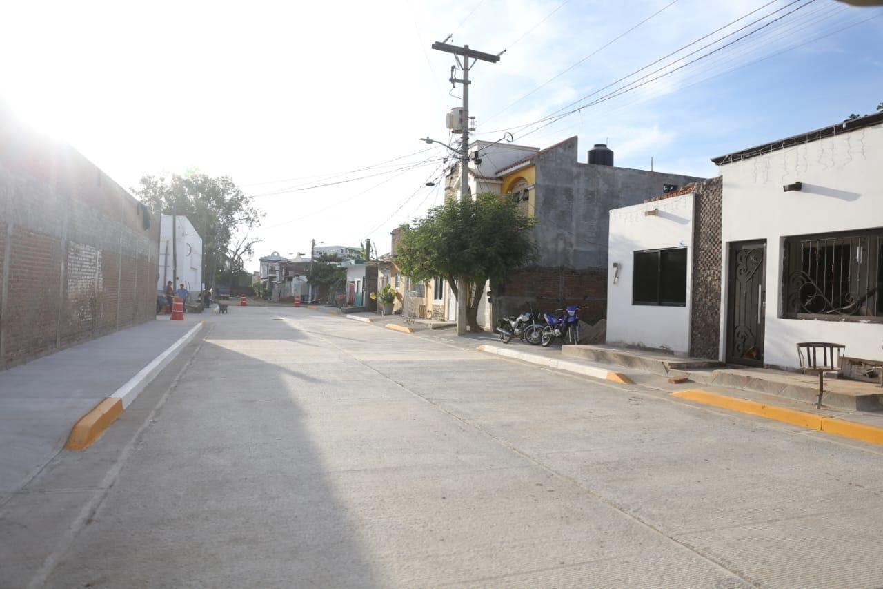 Entregan pavimentación en la colonia Libertad de Expresión, en Mazatlán