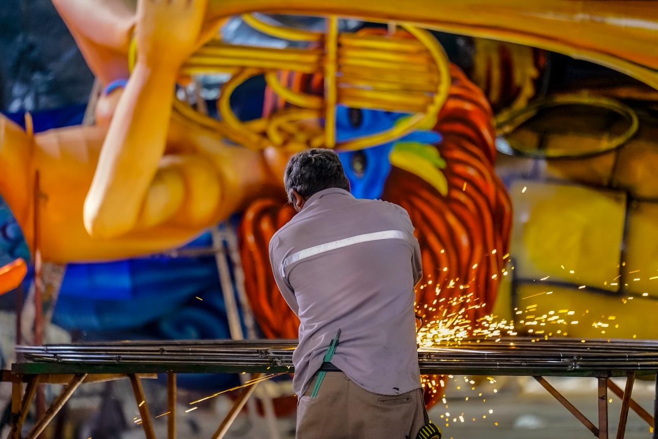 Equipo creativo de carros alegóricos para el Carnaval de Mazatlán