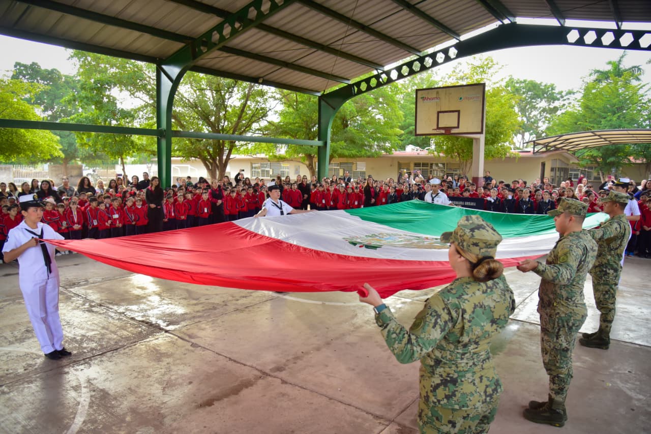 Evento escolar por el Día Internacional de la Educación en la primaria “Gregorio Torres Quintero”, del Infonavit Arboledas en Los Mochis