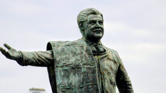 Se cumplen 100 años del nacimiento del “Rey de la Canción Ranchera”, José Alfredo Jiménez, y así lo celebra Mazatlán