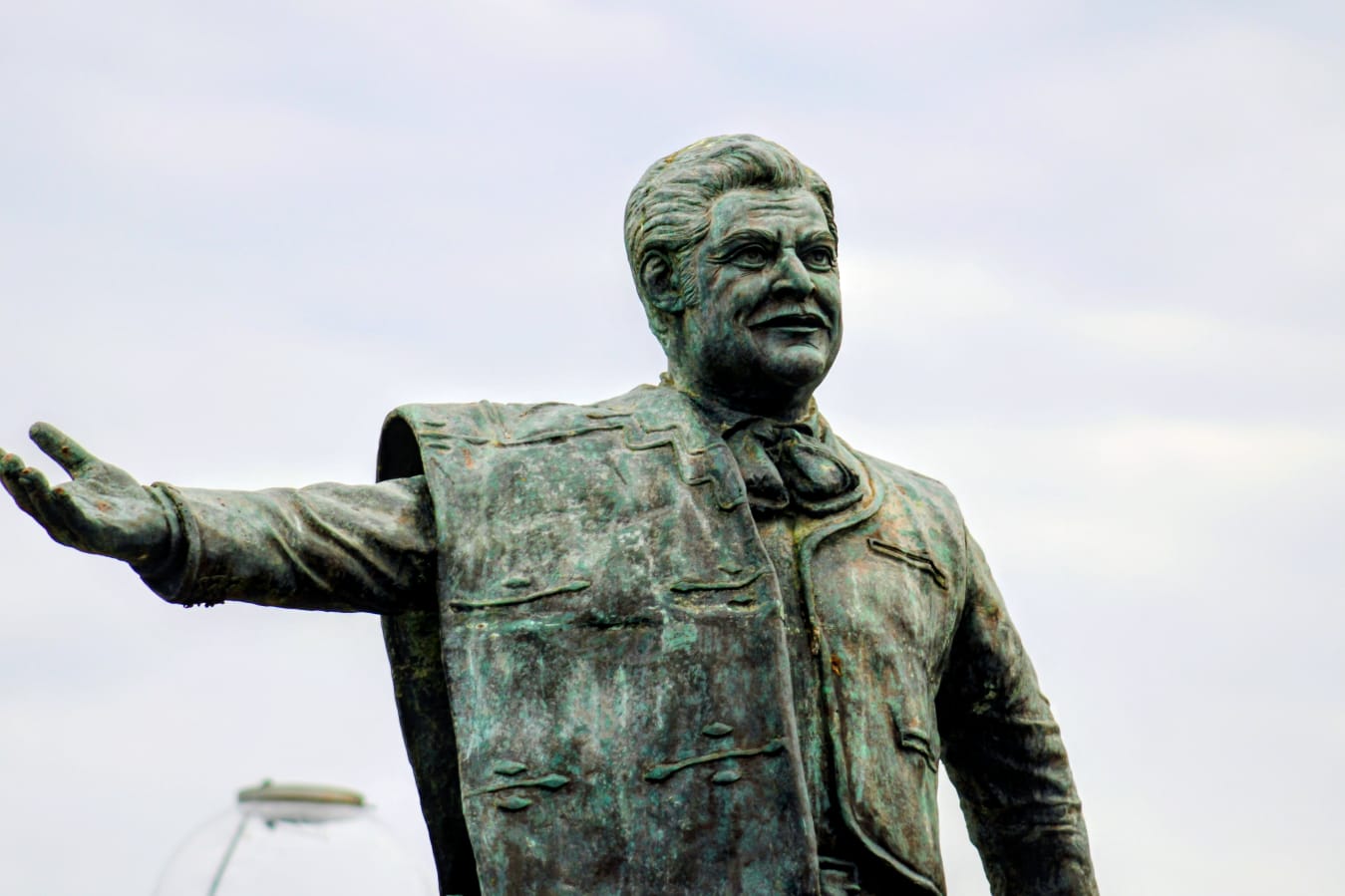 Estatua de José Alfredo Jiménez en Mazatlán, Sinaloa