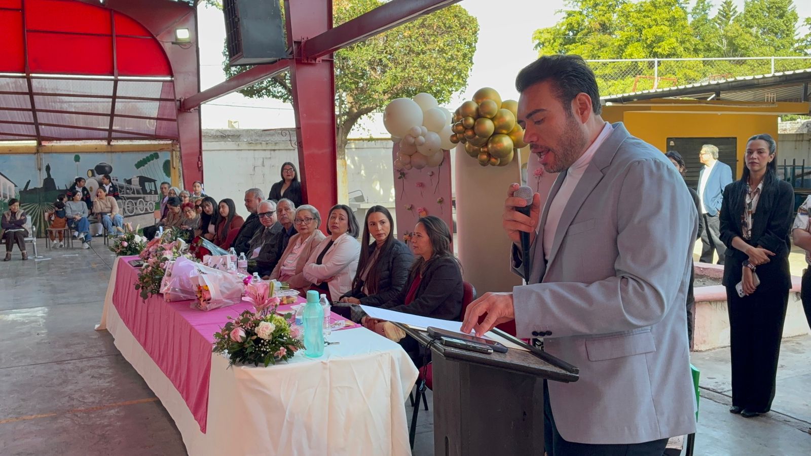 Homenaje a la maestra Dora Marañón