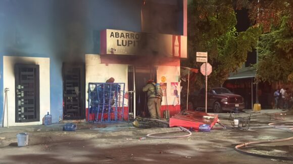 Fuerte explosión en un abarrote deja al menos dos lesionados en Pradera Dorada de Mazatlán, Sinaloa