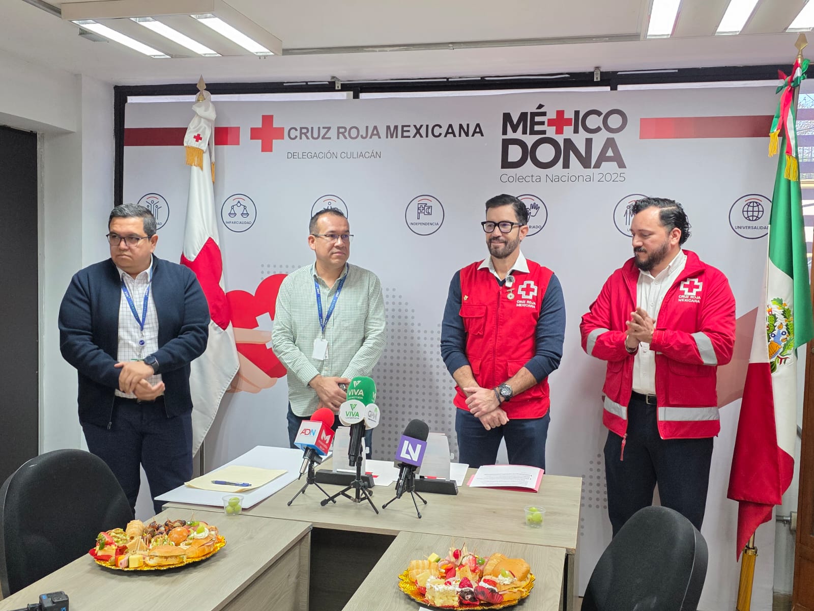 FarmaCon entrega cheque por campaña de redondeo a Cruz Roja Culiacán