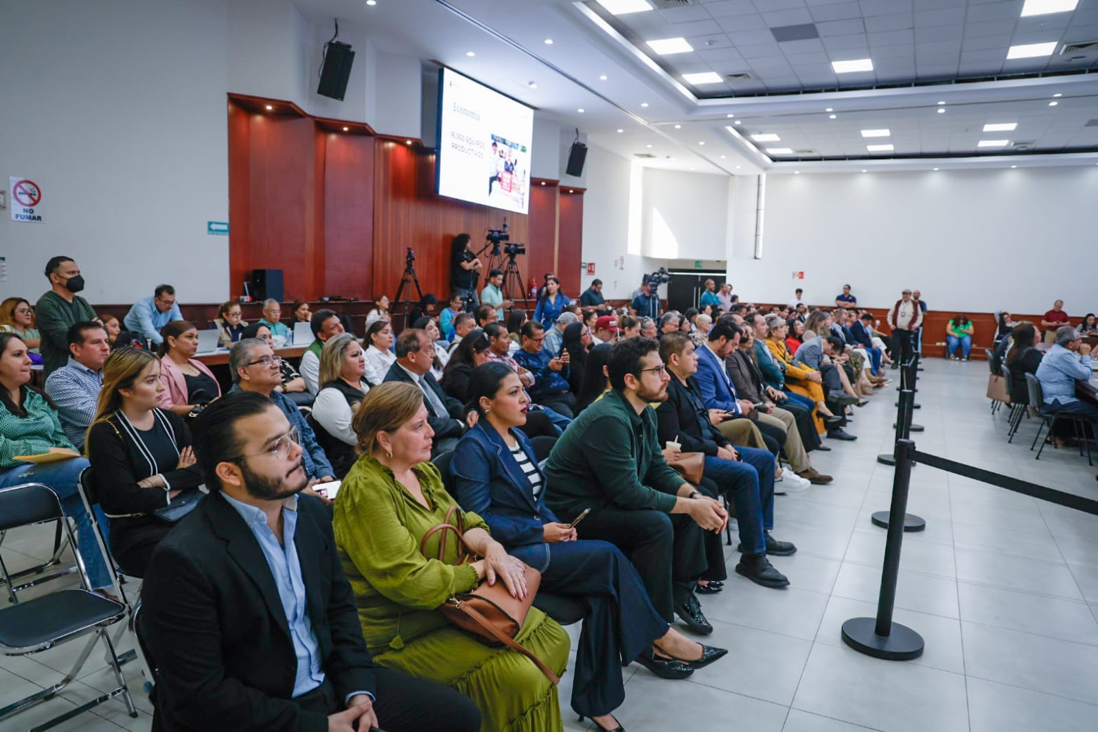 Feliciano Castro Meléndrez compareció ante Diputados integrantes de la 65 Legislatura en el Congreso del Estado de Sinaloa