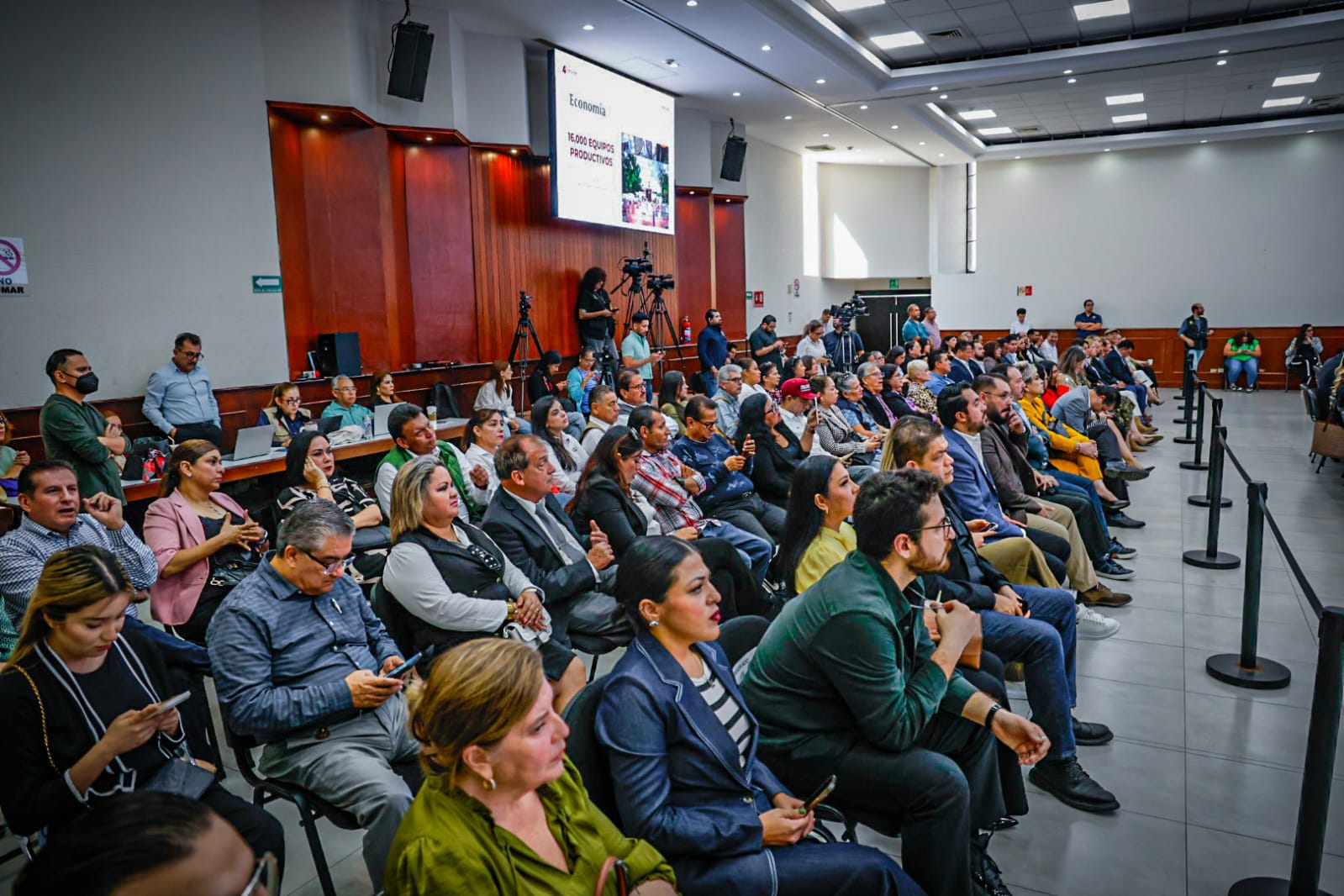 Feliciano Castro Meléndrez compareció ante Diputados integrantes de la 65 Legislatura en el Congreso del Estado de Sinaloa