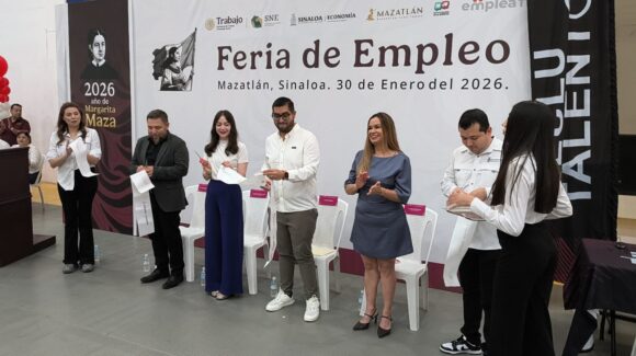 Buscadores de empleo encuentran nuevas oportunidades en la Feria del Empleo Mazatlán 2026